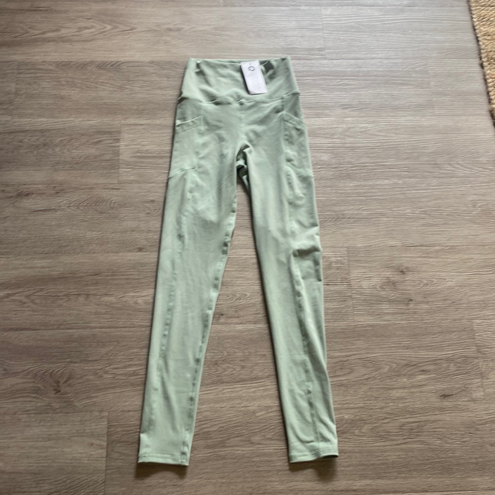 Astoria activewear leggings new with tag
